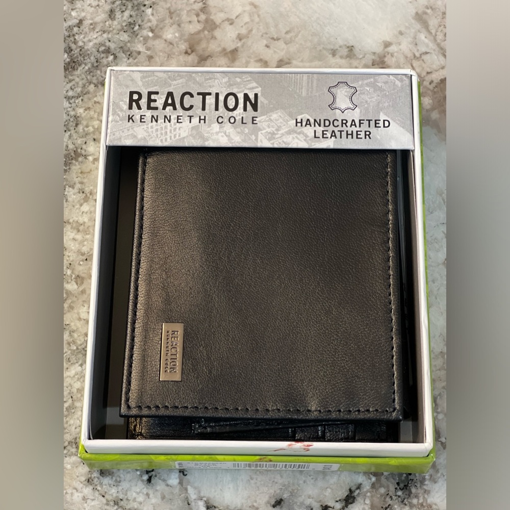 Reaction Kenneth Cole Handcrafted Leather Bifold Gift Boxed Wallet